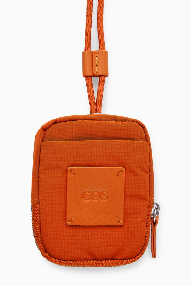 COS Crossbody-väska I Minimodell – Nylon Röd