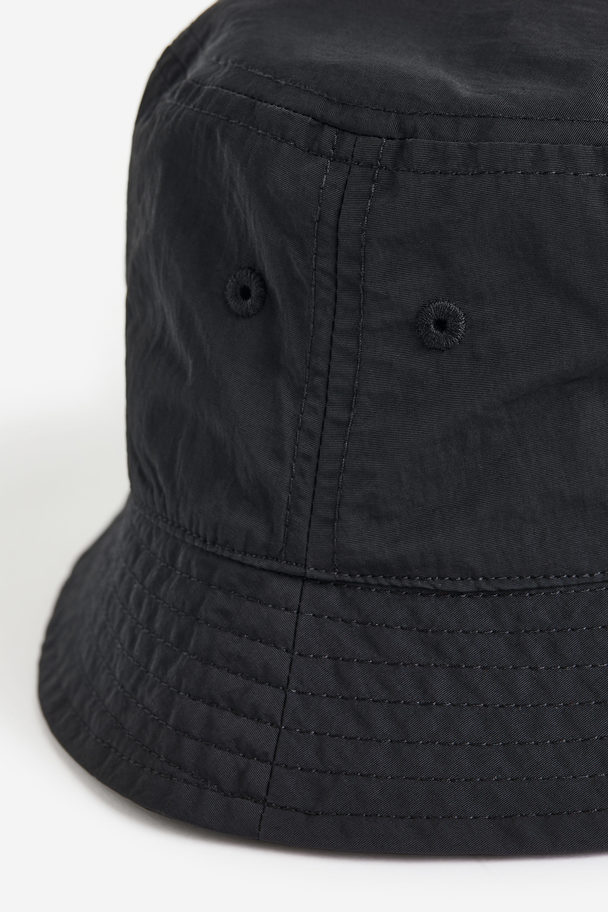 H&M Nylon Bucket Hat Black
