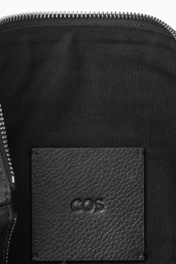 COS Zipped Folio Pouch - Grained Leather Black