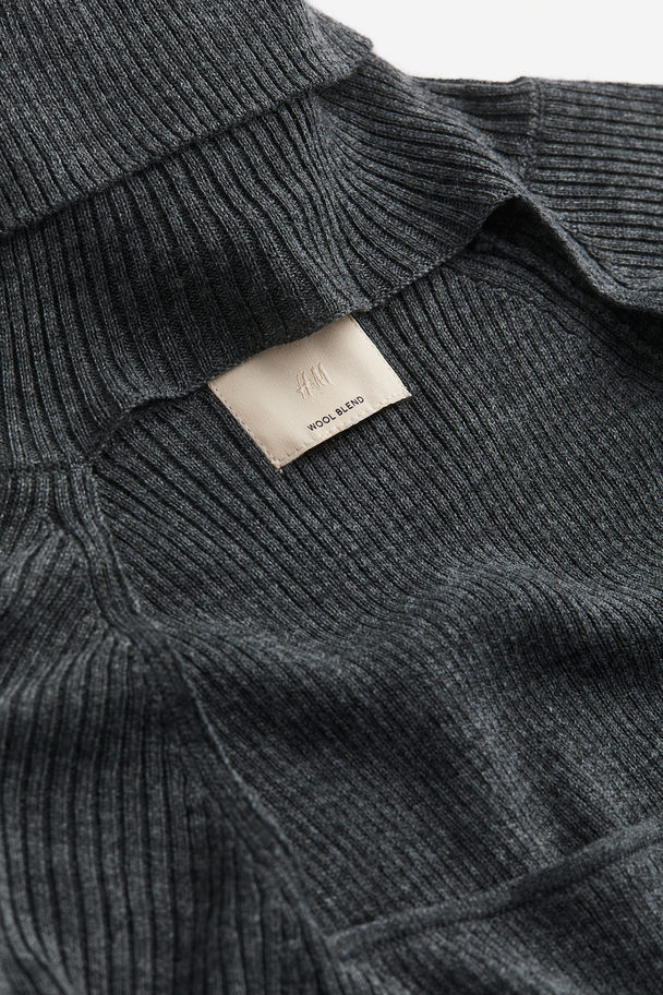 H&M Shirt aus Wollmix mit Cut-out Dunkelgraumeliert
