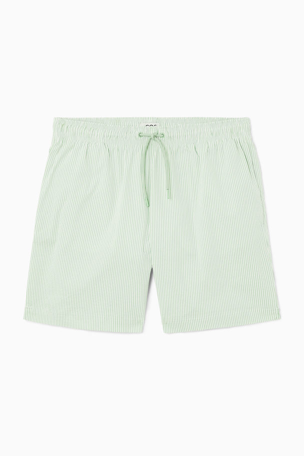 COS GESTREIFTE BADESHORTS AUS SEERSUCKER GRÜN/GESTREIFT