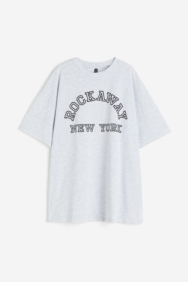 H&M Oversized T-Shirt mit Print Hellgraumeliert/Rockaway