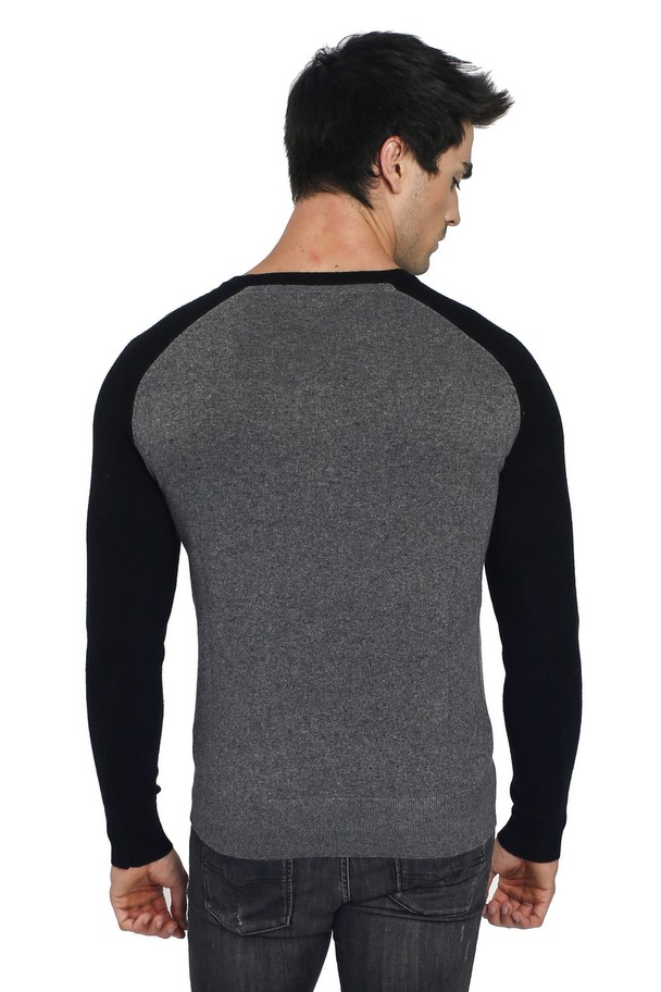 C&Jo Bi-color Round Neck Sweater