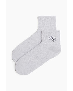 Socken mit Stickmotiv Graumeliert/Würfel