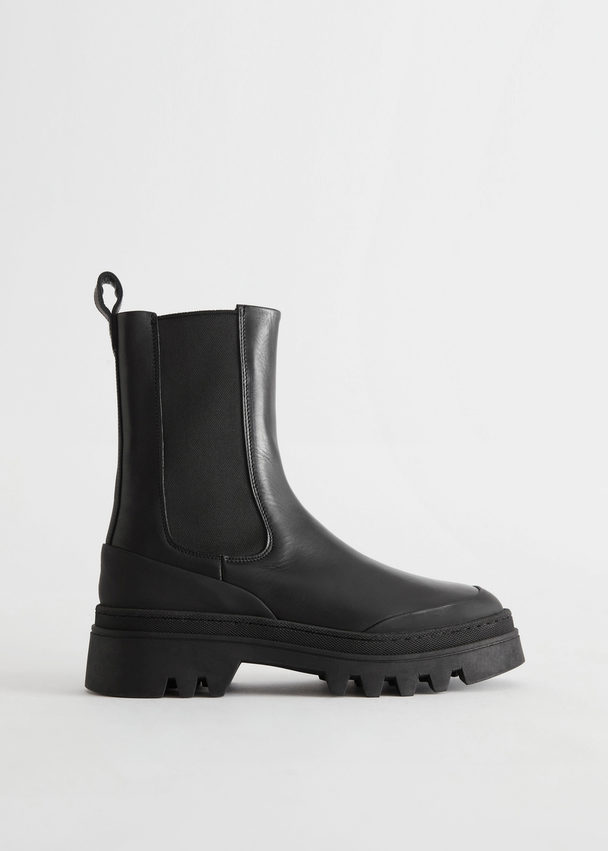 & Other Stories Chelsea-Boots aus Leder mit kompaktem Absatz Schwarz