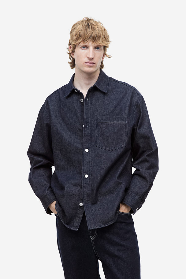 H&M Overshirt aus Denim in Regular Fit Dunkles Denimblau