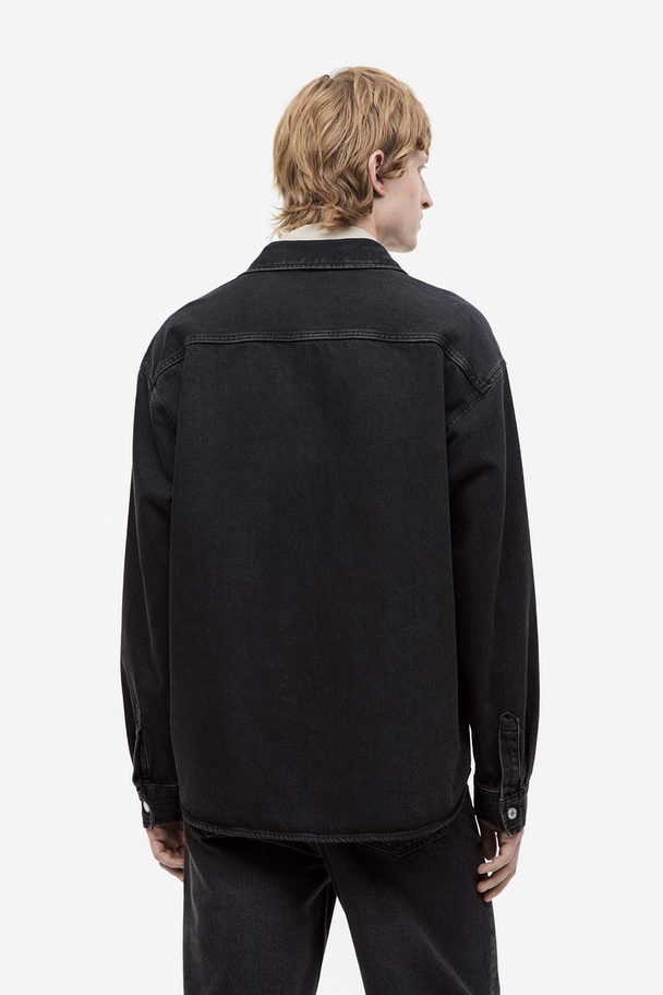 H&M Overshirt aus Denim in Regular Fit Schwarz