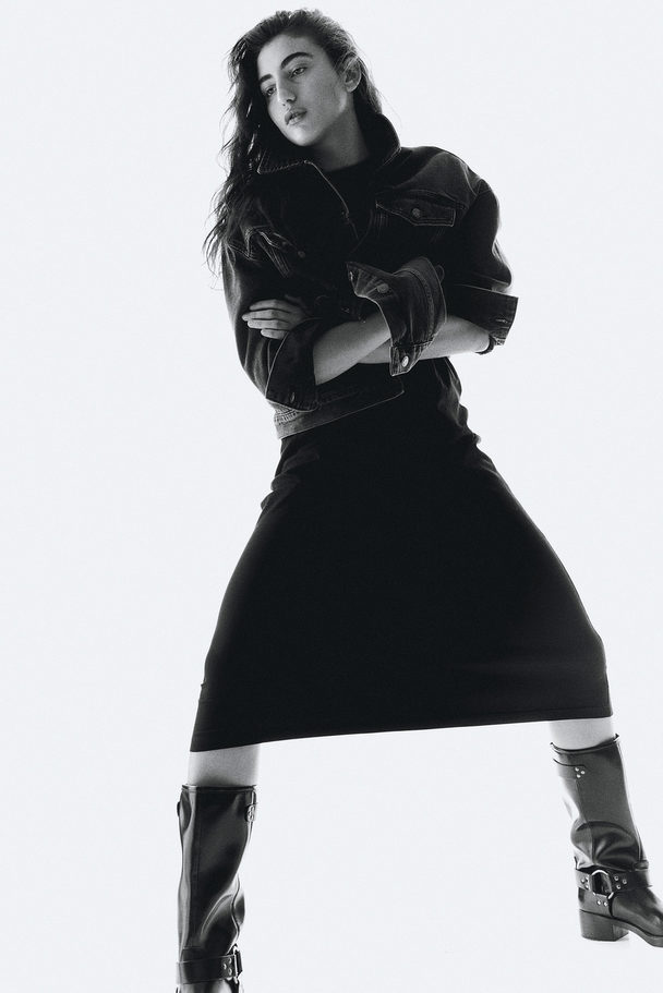 H&M Jerseykleid mit gesmokter Taille Schwarz