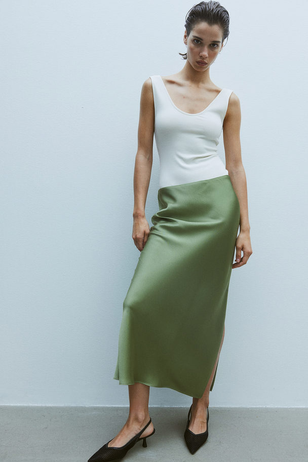 H&M Crêpe Satin Skirt Light Khaki Green