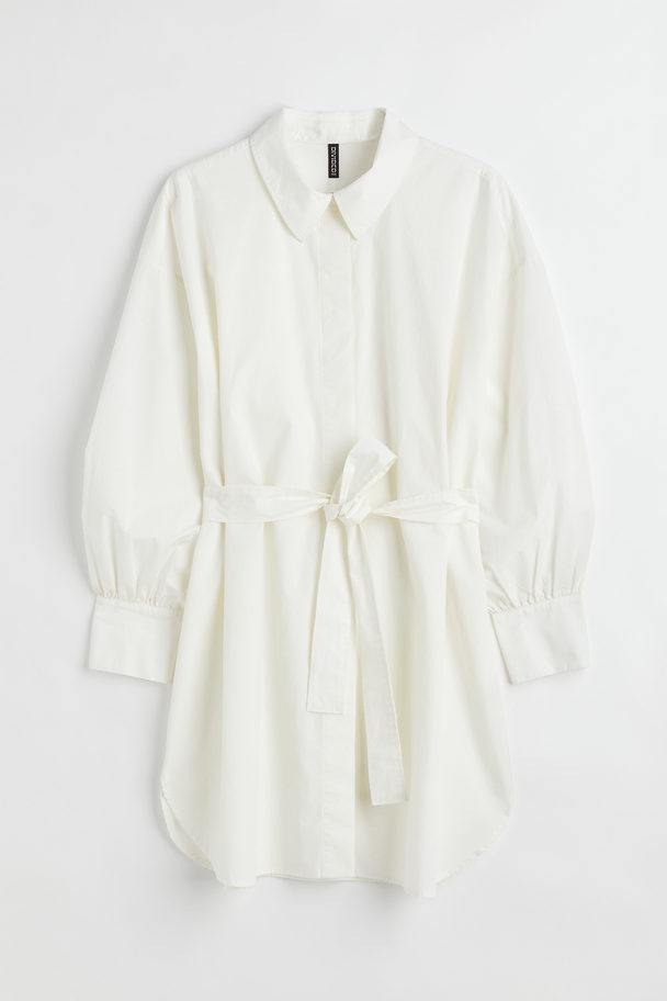 H&M H&M+ Blusenkleid mit Bindegürtel Weiß