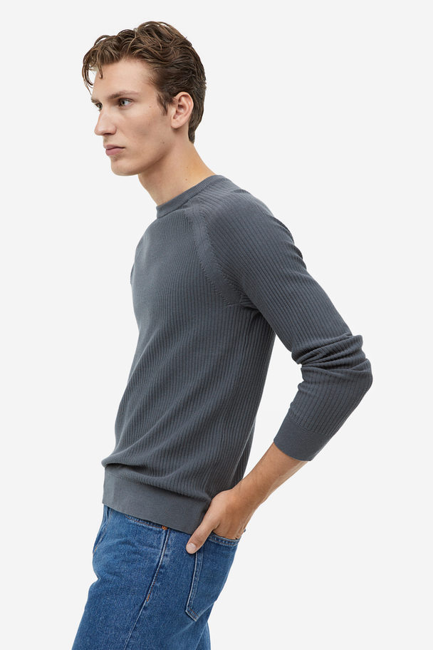 H&M Knitted Jumper Muscle Fit Dark Grey