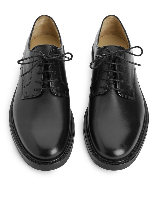 ARKET Derby-Schuhe aus Leder Schwarz