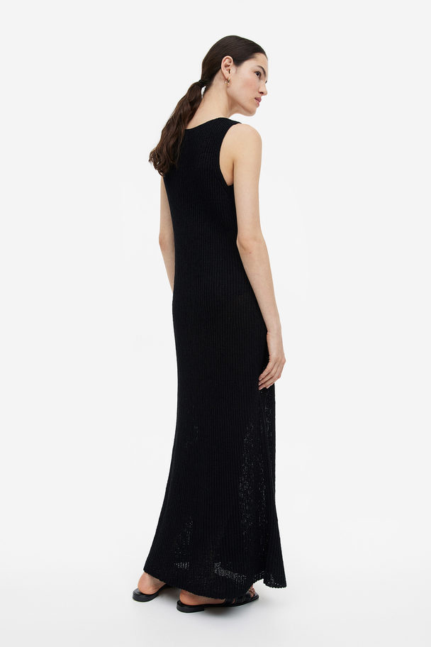 H&M Geripptes Kleid aus Seidenmix Schwarz