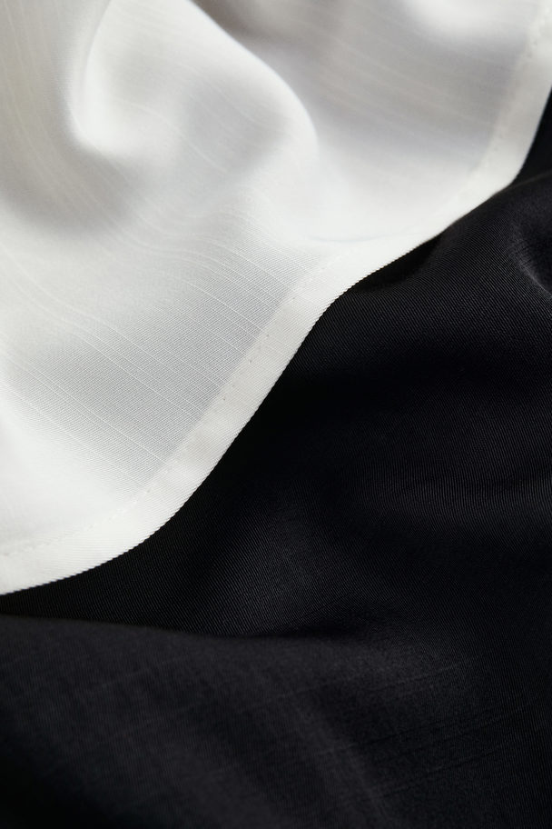 H&M MAMA Off-Shoulder-Kleid Schwarz/Weiß