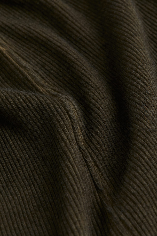 H&M Ribbad Maxiklänning Med Tvättad Look Mörk Olivgrön