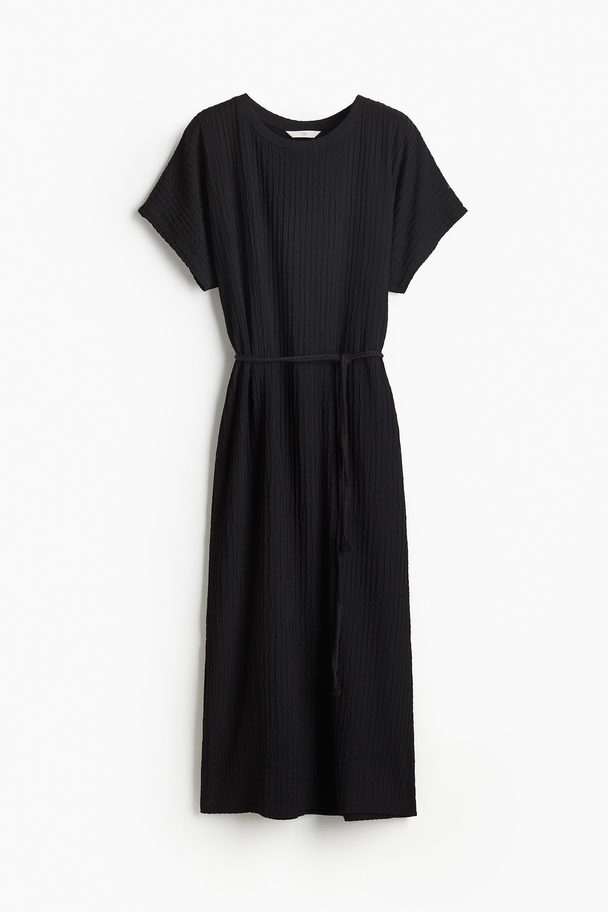 H&M Kleid aus Strukturjersey mit Bindegürtel Schwarz