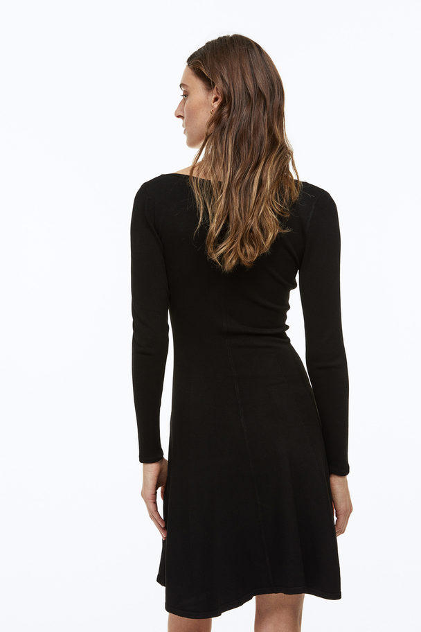 H&M Flared-skirt Rib-knit Dress Black