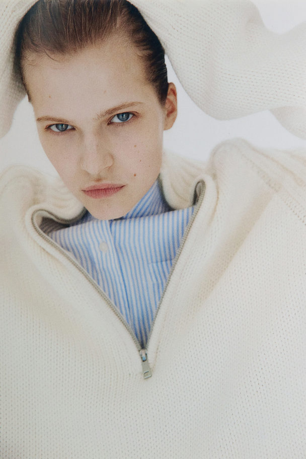 H&M Pullover mit Reißverschluss Cremefarben
