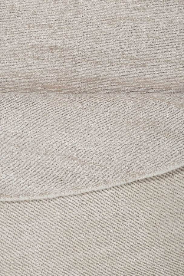 Esprit Short Pile Carpet - Gil - 8mm - 5kg/m²