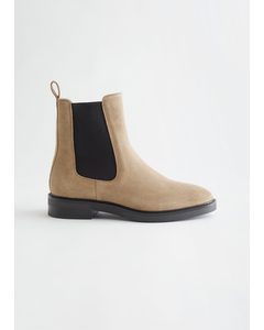 Chelsea-Boots aus Wildleder Beige