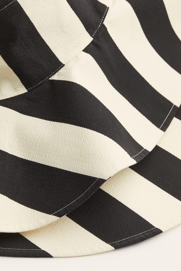 H&M Seersucker Bucket Hat Black/striped