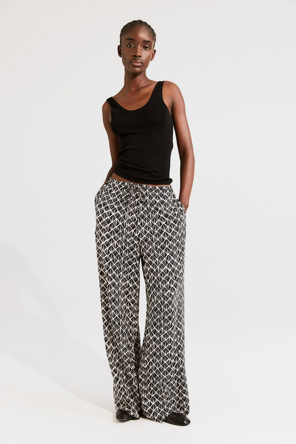 H&M Wide Viscose Trousers Black/patterned