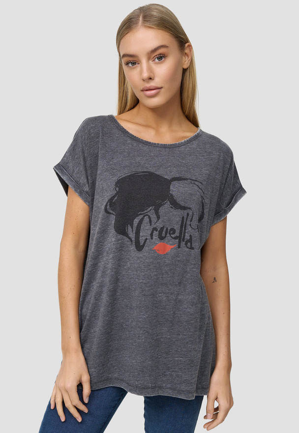 Re:Covered Cruella Devil Features T-Shirt