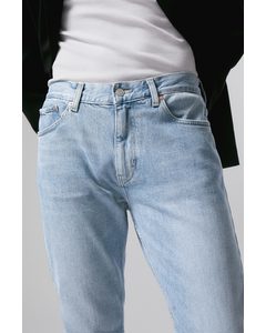 Easy Jeans mit mittelhohem Bund und geradem Bein Quarter Blau