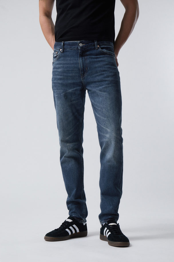 Weekday Schmale Jeans Sunday mit konisch zulaufendem Bein Vintage-Blau