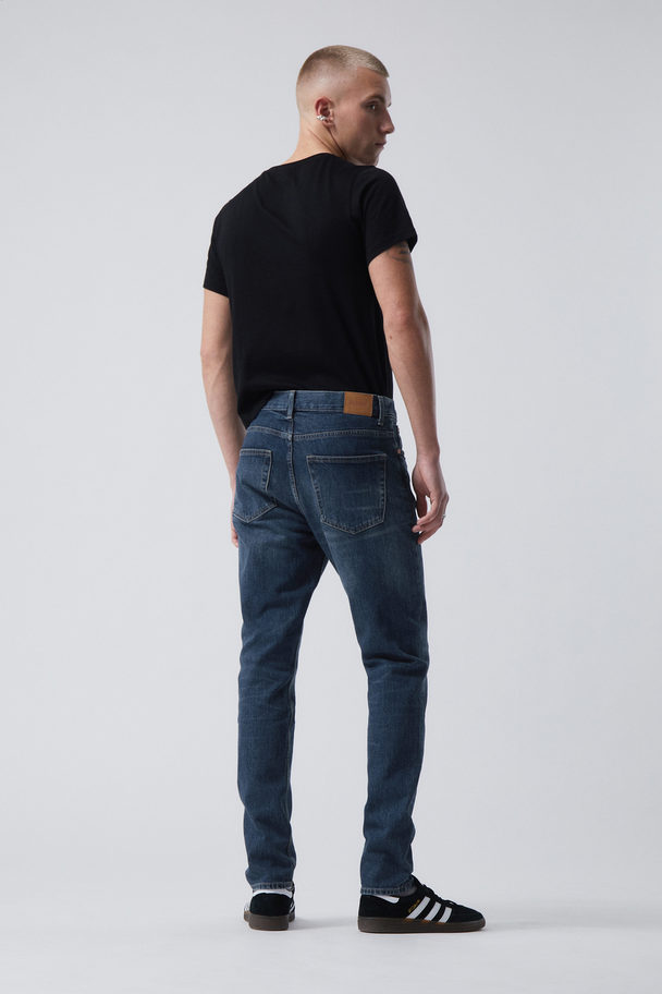 Weekday Schmale Jeans Sunday mit konisch zulaufendem Bein Vintage-Blau