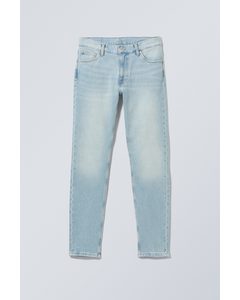 Schmale Jeans Sunday mit konisch zulaufendem Bein Helles Verona-Blau