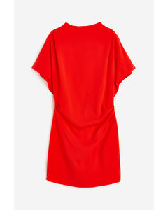 Gerafftes Kleid aus Crêpe Rot
