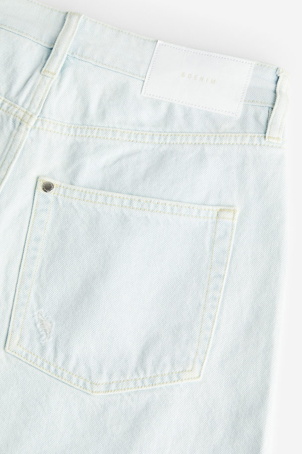 H&M Mom Comfort Ultra High Jeansshorts Blasses Denimblau