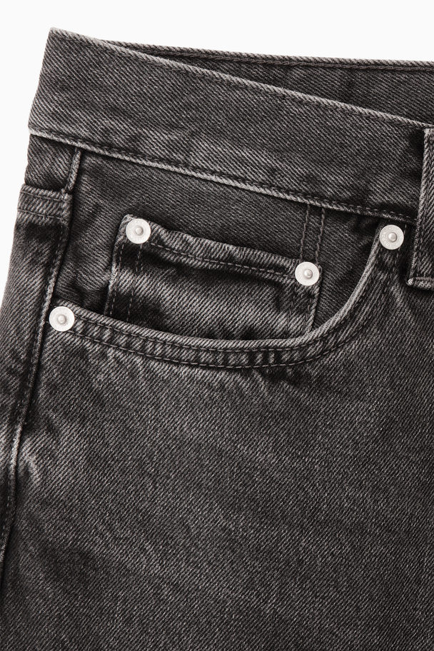 COS Jeans Med Normal Passform Och Avsmalnande Ben Grå