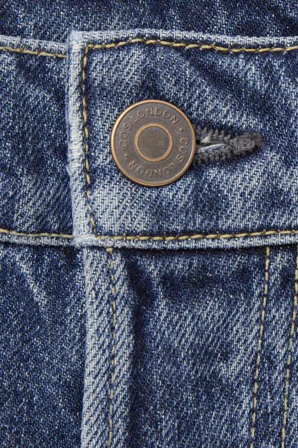 COS Jeans Med Normal Passform Och Avsmalnande Ben Mörkblå