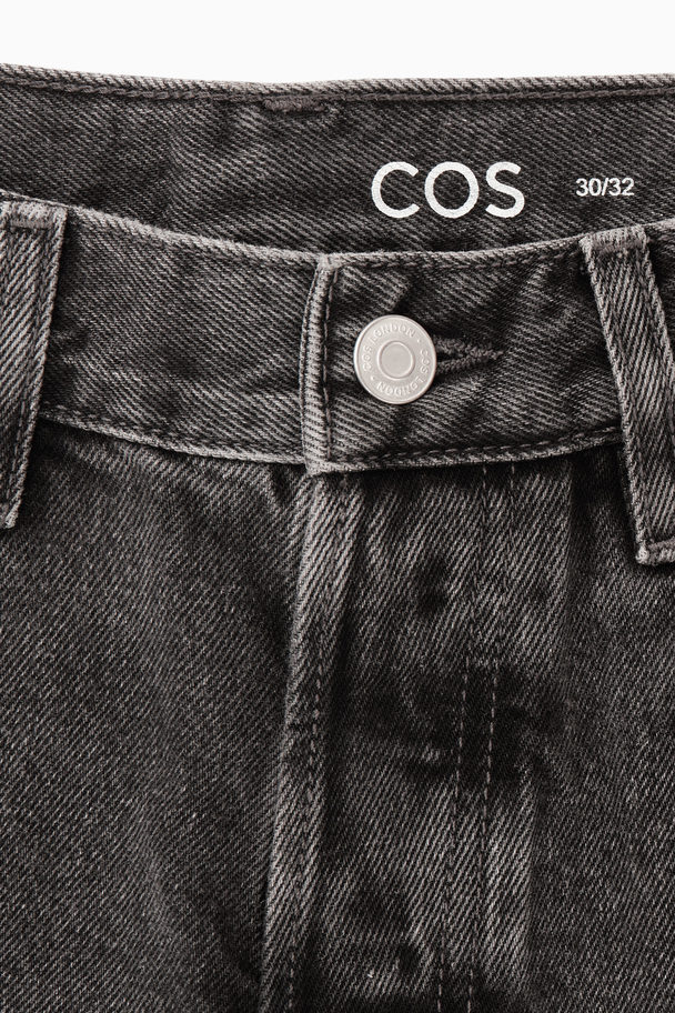 COS Jeans Med Normal Passform Och Avsmalnande Ben Grå