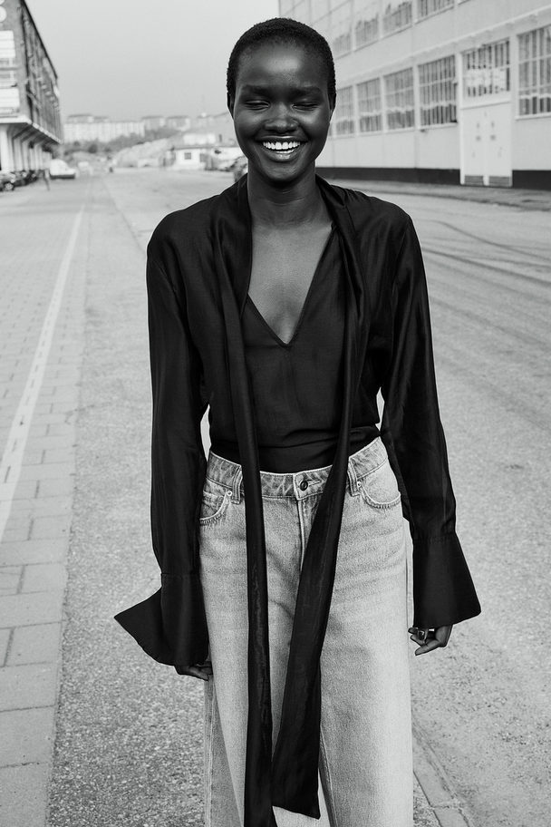 H&M Bluse mit Bindebändern Schwarz