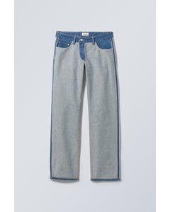Fließende, umgedrehte Jeans mit niedrigem Bund Basic-Blau