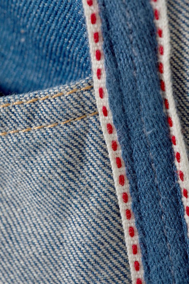 Weekday Fließende, umgedrehte Jeans mit niedrigem Bund Basic-Blau