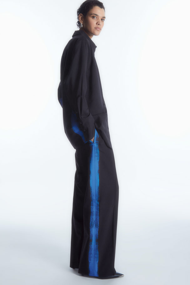 COS Ullskjorta I Oversize-modell Med Accentfärg Marinblå/klarblå