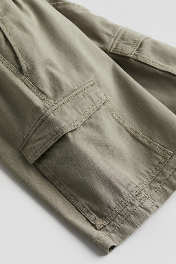 H&M Cargoshorts aus Twill Khakigrün