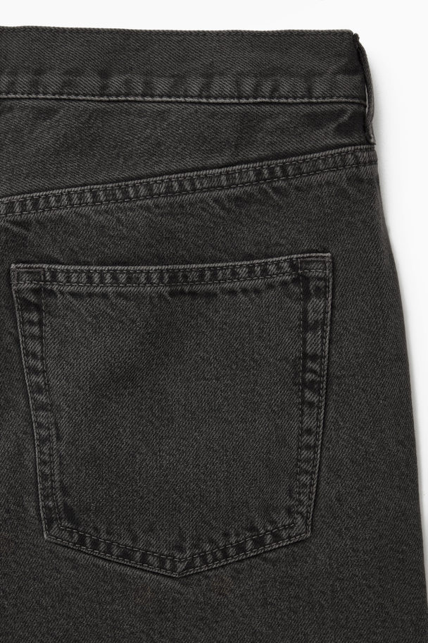 COS AMP JEANS – GERADES BEIN SCHWARZE WASCHUNG