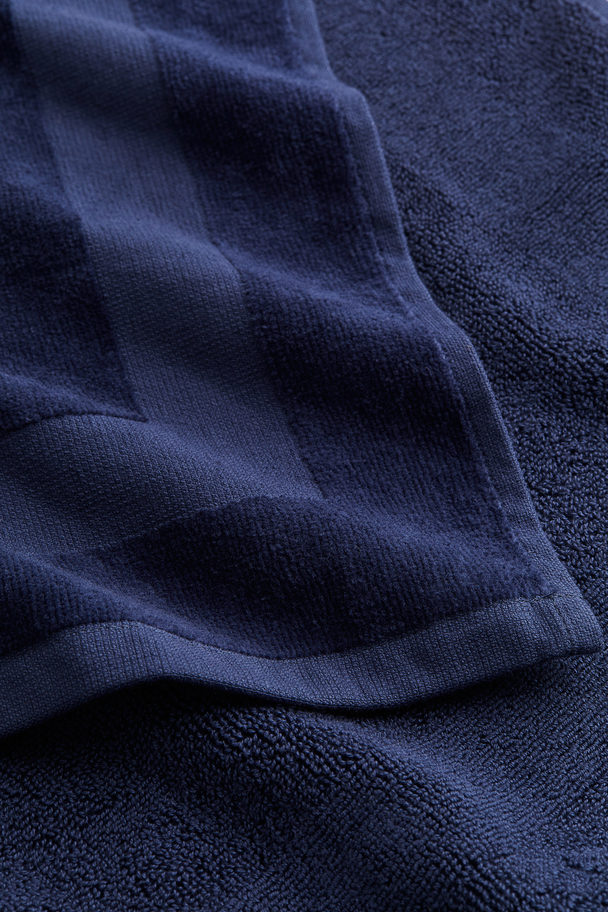 H&M HOME Velours Handdoek Donkerblauw