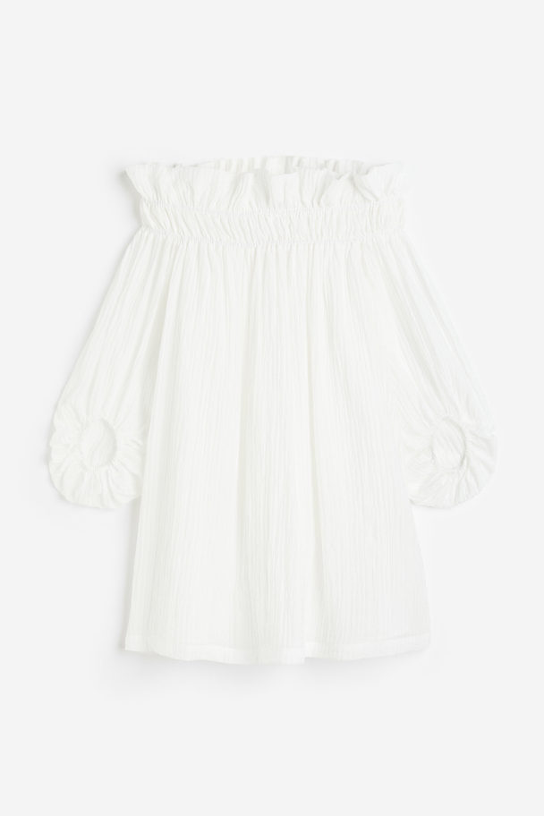 H&M Schulterfreies Kleid in Oversize-Passform Weiß