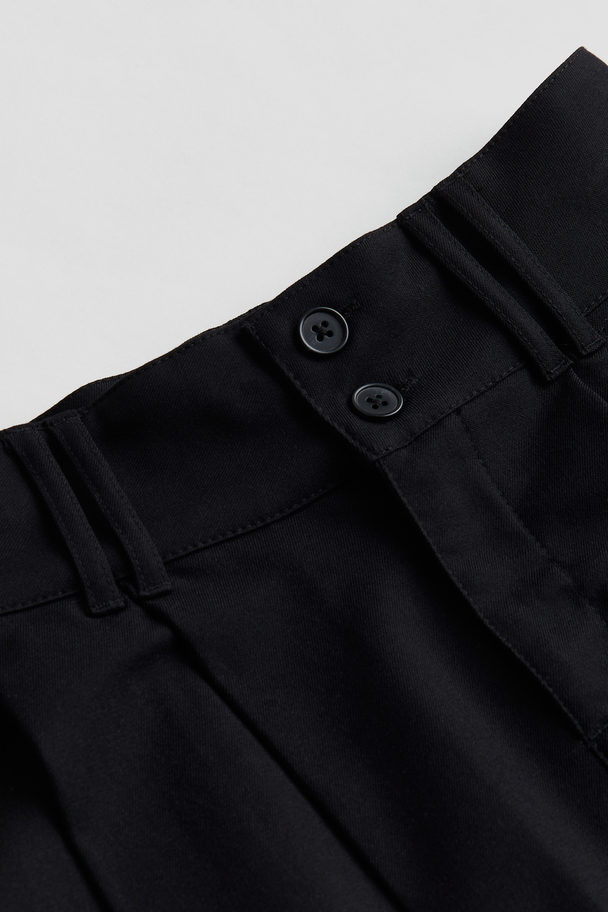 H&M Pleated A-line Skirt Black