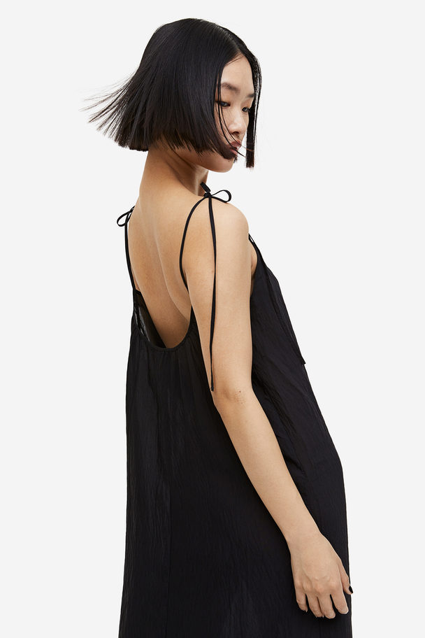 H&M Crêpe-Kleid mit Bindebändern Schwarz