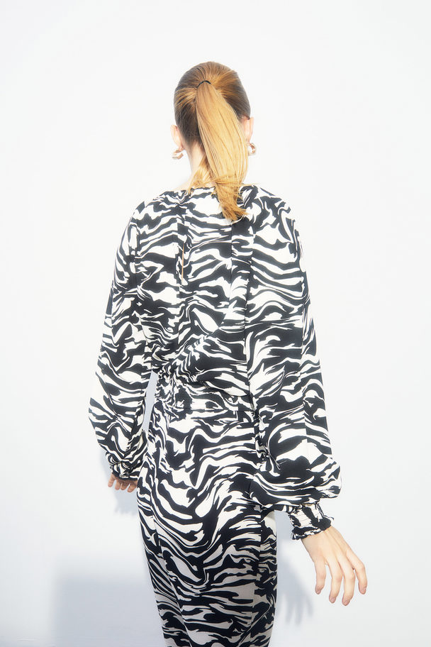 H&M Patterned Balloon-sleeved Blouse Black/zebra-print