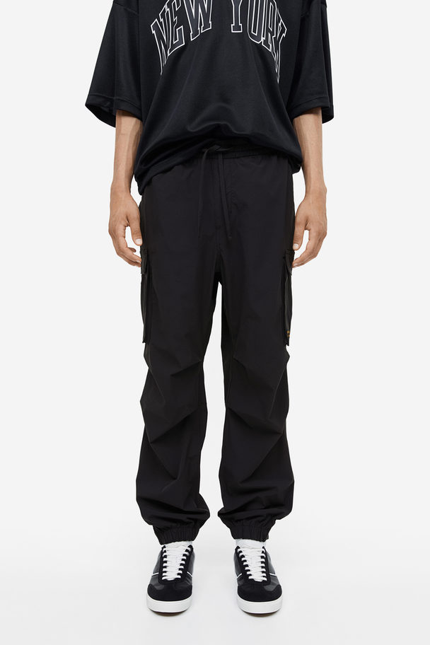 H&M Relaxed Fit Nylon Cargo Joggers Black