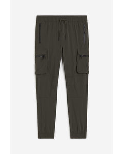 Cargojoggers aus Nylon Skinny Fit Dunkles Khakigrün