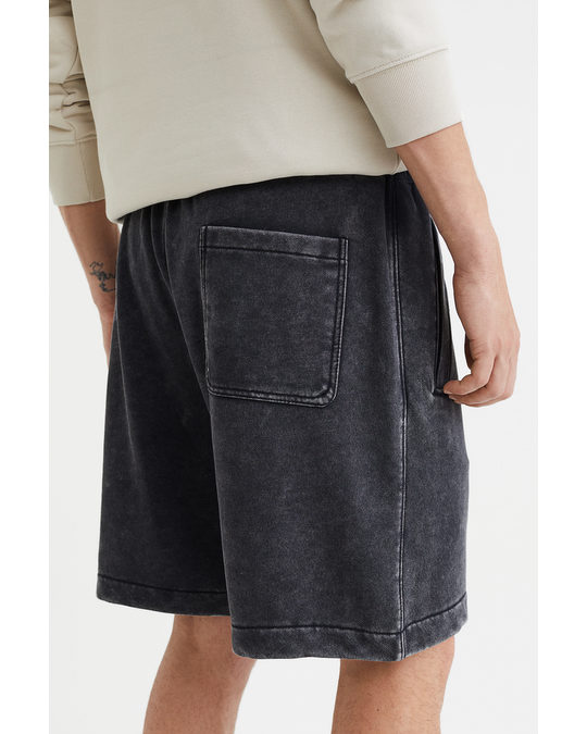 H&M Relaxed Fit Knee-length Shorts Black